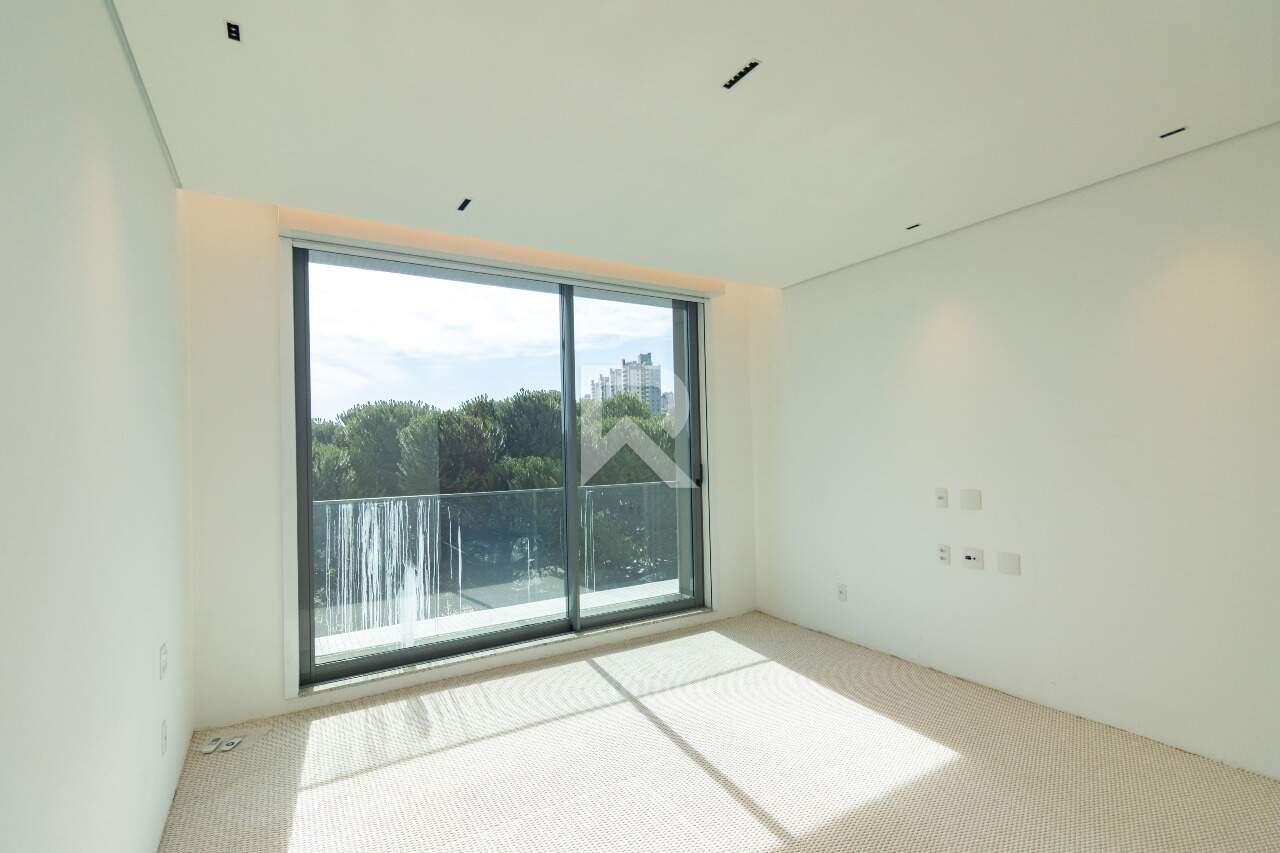 Apt Semi Mobiliado em Cond. Clube, Vista Pq Barigui, Face Norte com 4 suítes e 4 Vagas para venda - 288m2 - Champagnat, Curitiba miniatura 44