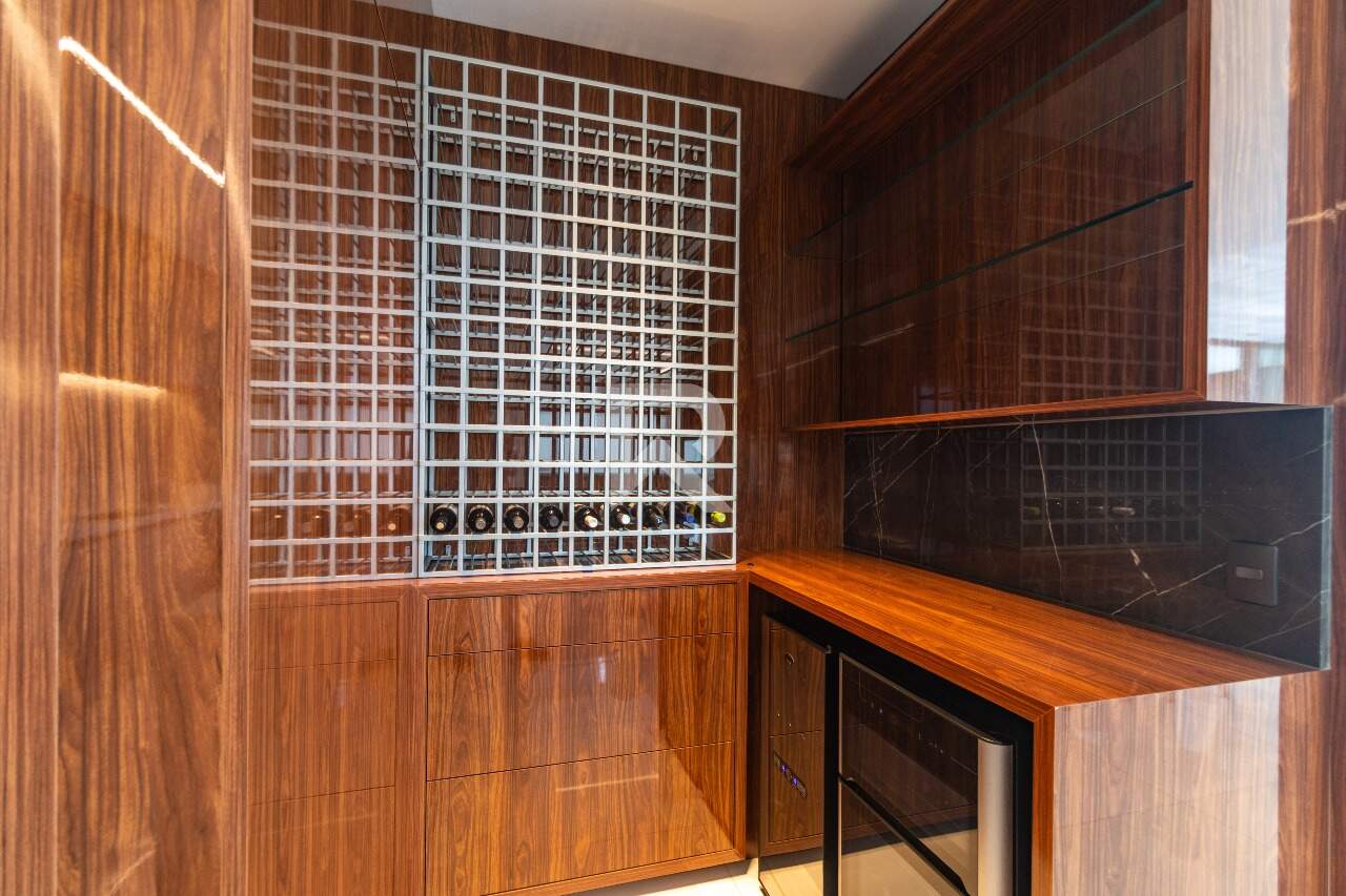 Apt Semi Mobiliado em Cond. Clube, Vista Pq Barigui, Face Norte com 4 suítes e 4 Vagas para venda - 288m2 - Champagnat, Curitiba miniatura 23