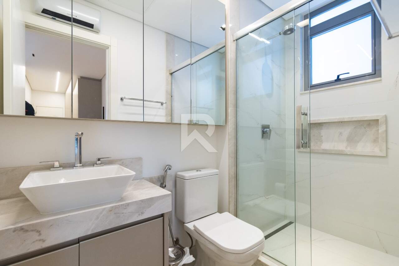 Apt Semi Mobiliado em Cond. Clube, Vista Pq Barigui, Face Norte com 4 suítes e 4 Vagas para venda - 288m2 - Champagnat, Curitiba miniatura 39