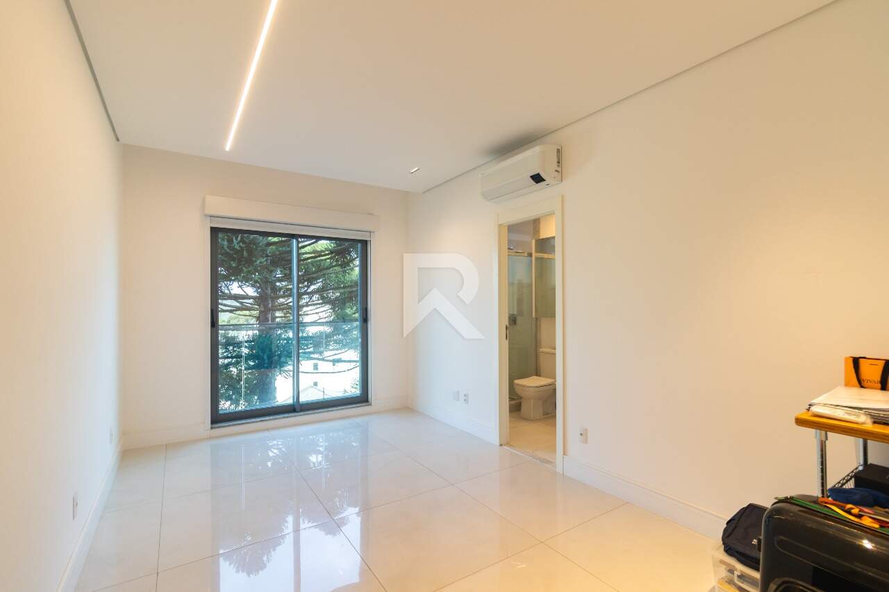 Apt Semi Mobiliado em Cond. Clube, Vista Pq Barigui, Face Norte com 4 suítes e 4 Vagas para venda - 288m2 - Champagnat, Curitiba miniatura 31