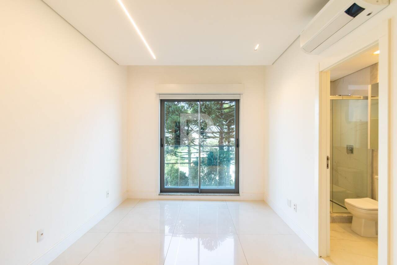 Apt Semi Mobiliado em Cond. Clube, Vista Pq Barigui, Face Norte com 4 suítes e 4 Vagas para venda - 288m2 - Champagnat, Curitiba miniatura 32