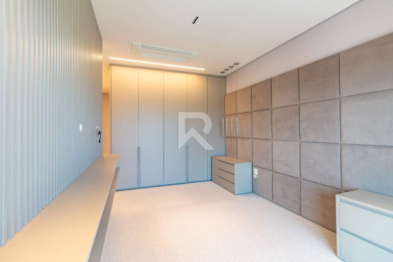 Apt Semi Mobiliado em Cond. Clube, Vista Pq Barigui, Face Norte com 4 suítes e 4 Vagas para venda - 288m2 - Champagnat, Curitiba miniatura 38