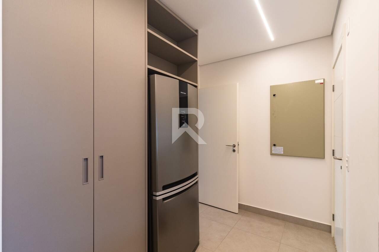 Apt Semi Mobiliado em Cond. Clube, Vista Pq Barigui, Face Norte com 4 suítes e 4 Vagas para venda - 288m2 - Champagnat, Curitiba miniatura 25