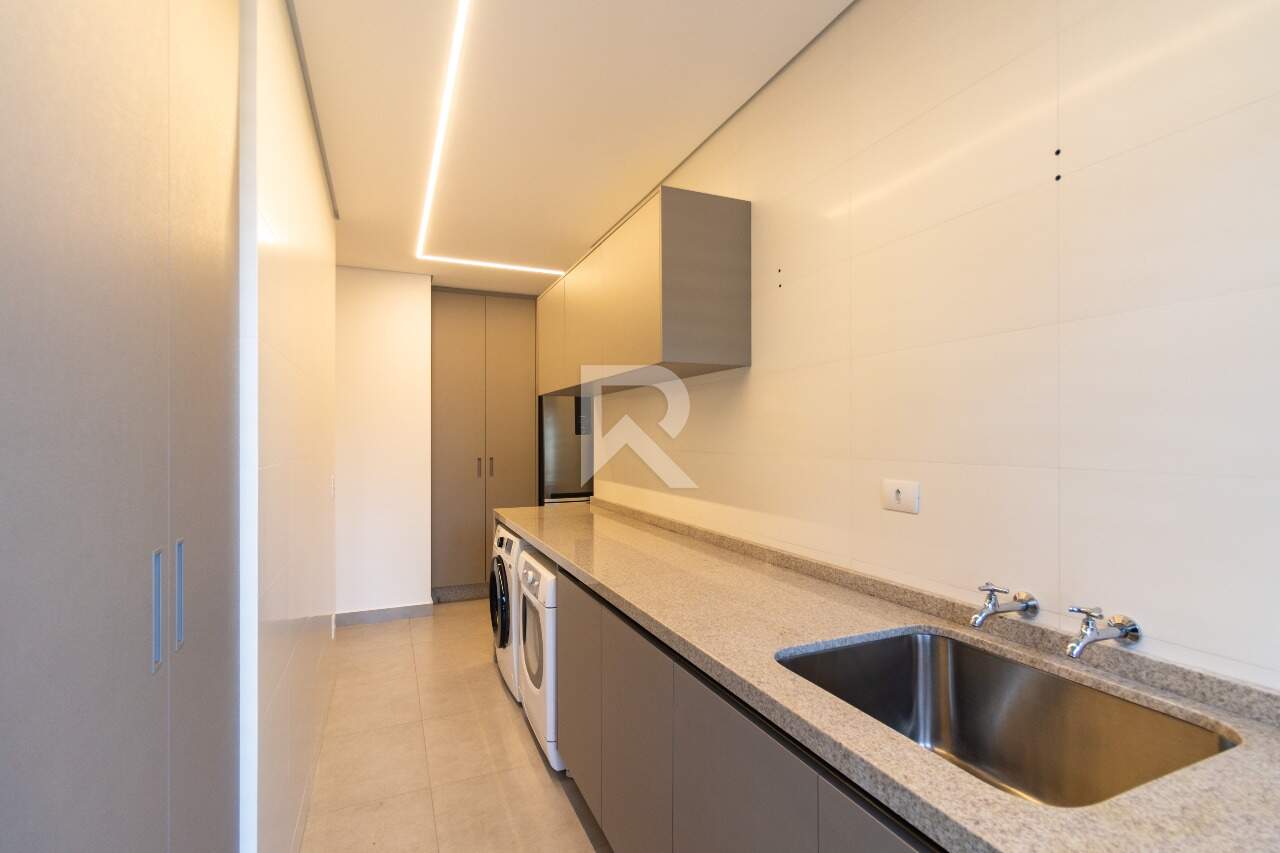 Apt Semi Mobiliado em Cond. Clube, Vista Pq Barigui, Face Norte com 4 suítes e 4 Vagas para venda - 288m2 - Champagnat, Curitiba miniatura 29