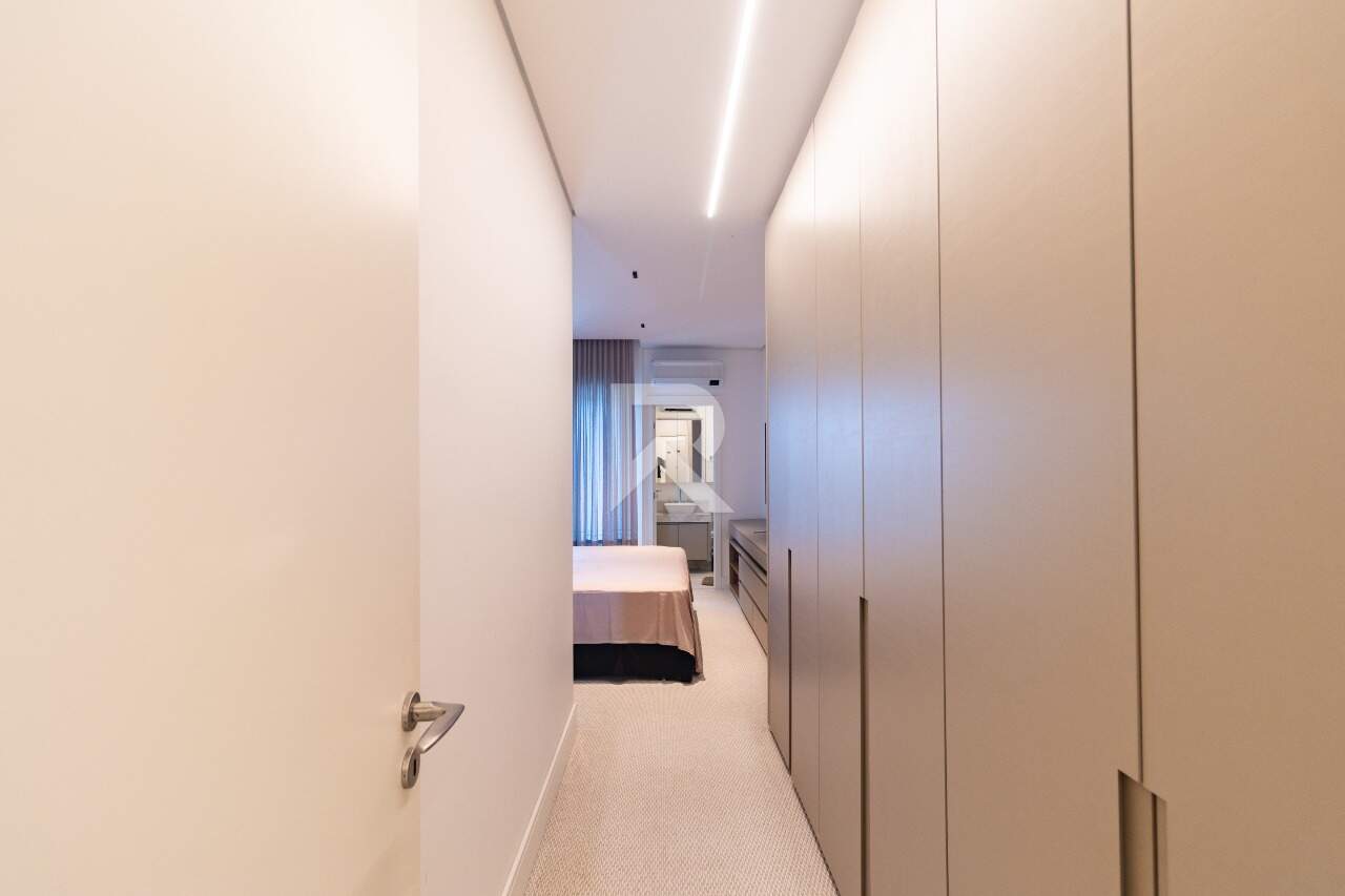 Apt Semi Mobiliado em Cond. Clube, Vista Pq Barigui, Face Norte com 4 suítes e 4 Vagas para venda - 288m2 - Champagnat, Curitiba miniatura 46