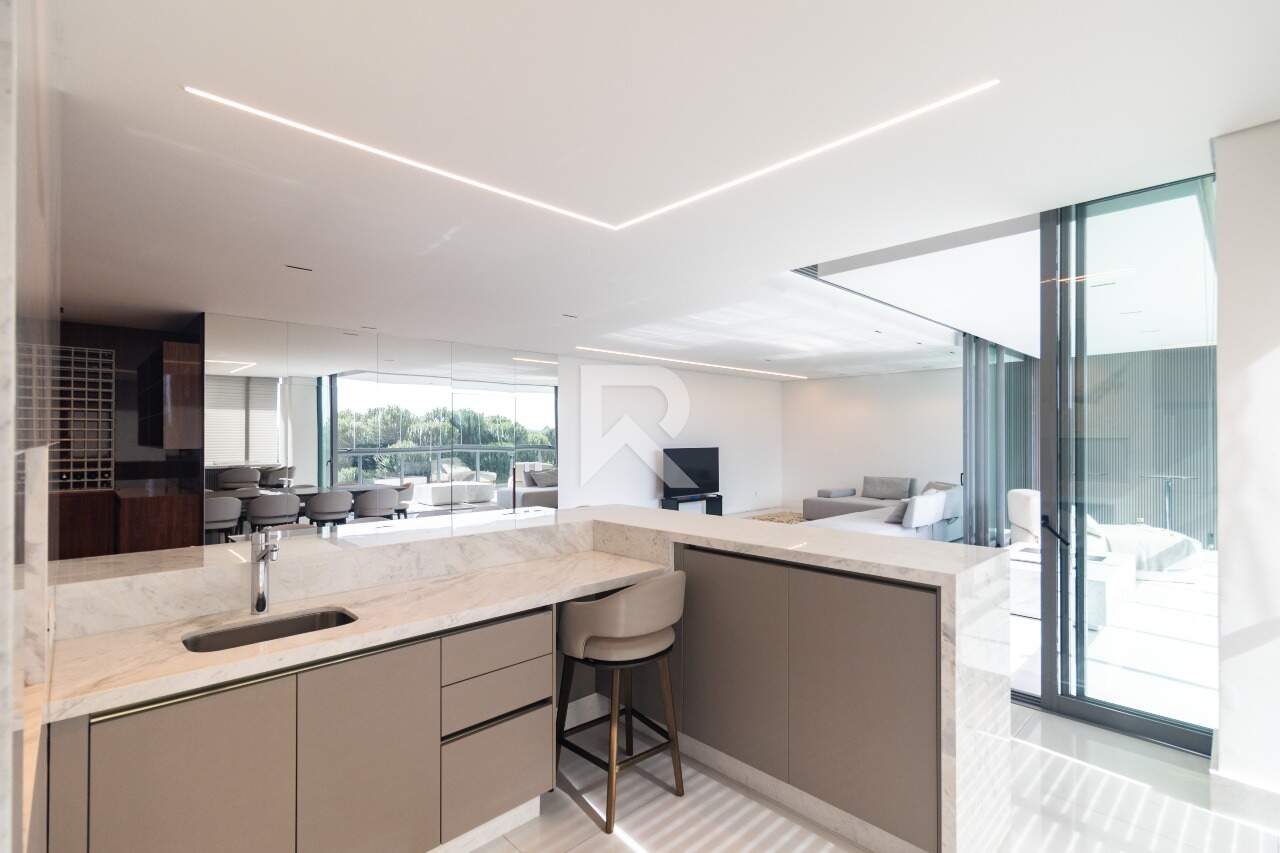 Apt Semi Mobiliado em Cond. Clube, Vista Pq Barigui, Face Norte com 4 suítes e 4 Vagas para venda - 288m2 - Champagnat, Curitiba miniatura 15