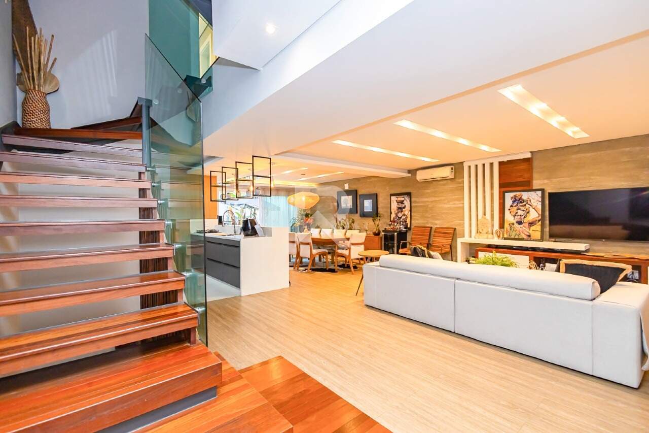 Sobrado de Rua Moderno com Quintal Terraço, Jacuzzi e 3 suítes à venda, 247 m² - Santo Inácio - Curitiba/PR miniatura 8