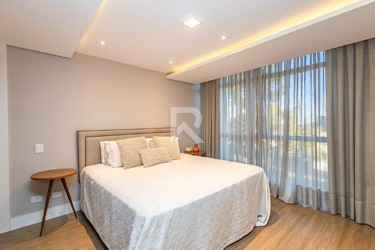 Sobrado de Rua Moderno com Quintal Terraço, Jacuzzi e 3 suítes à venda, 247 m² - Santo Inácio - Curitiba/PR miniatura 19