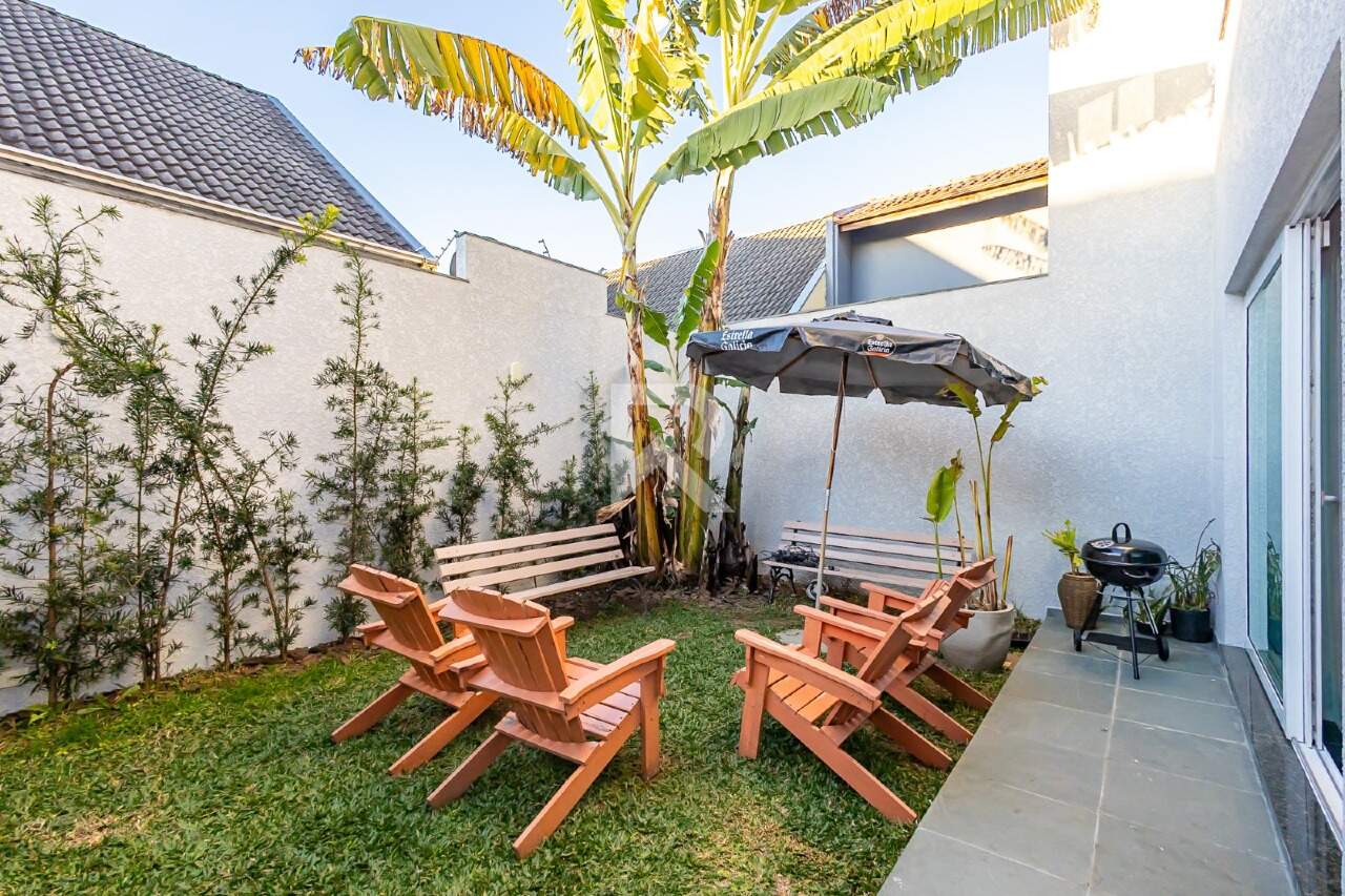 Sobrado de Rua Moderno com Quintal Terraço, Jacuzzi e 3 suítes à venda, 247 m² - Santo Inácio - Curitiba/PR miniatura 9