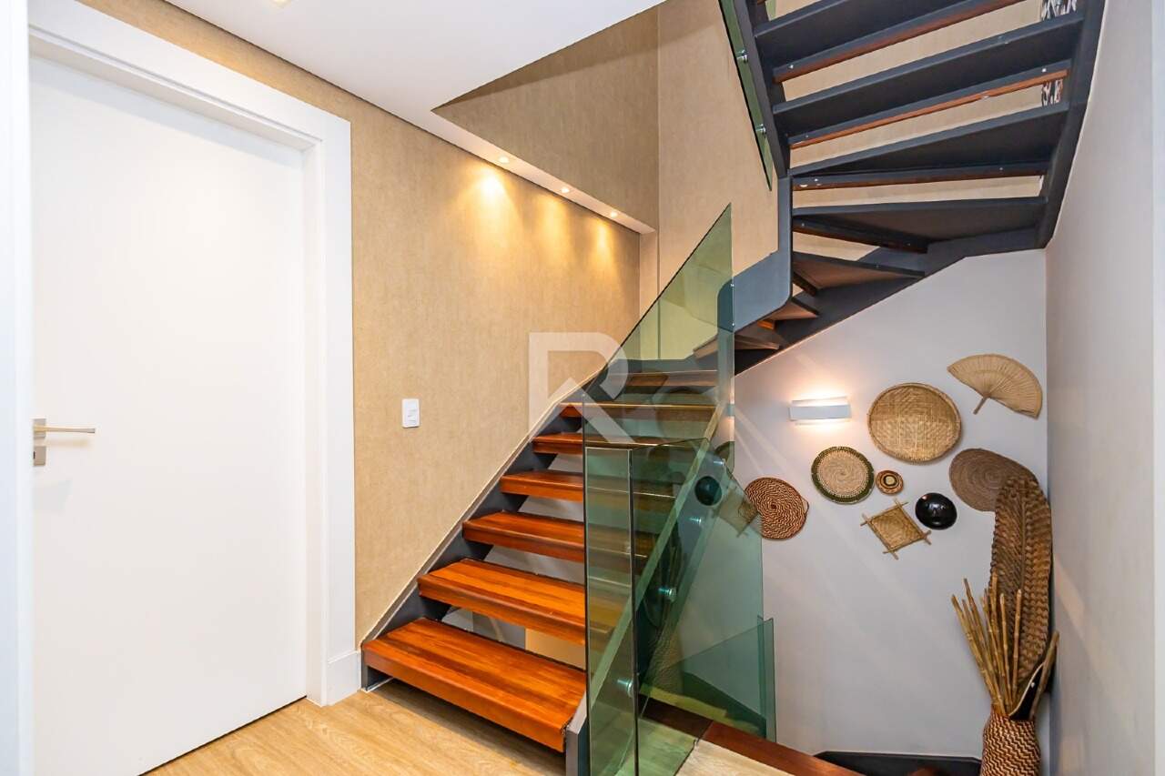 Sobrado de Rua Moderno com Quintal Terraço, Jacuzzi e 3 suítes à venda, 247 m² - Santo Inácio - Curitiba/PR miniatura 18