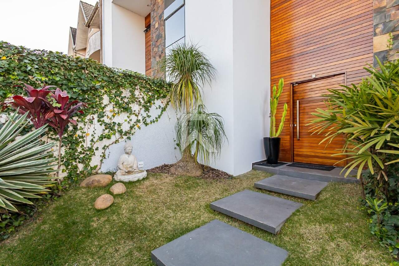 Sobrado de Rua Moderno com Quintal Terraço, Jacuzzi e 3 suítes à venda, 247 m² - Santo Inácio - Curitiba/PR miniatura 28