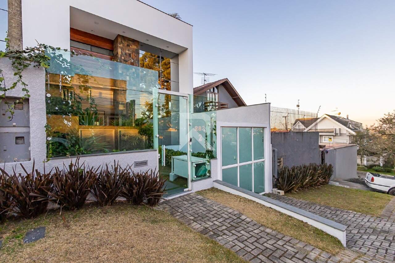 Sobrado de Rua Moderno com Quintal Terraço, Jacuzzi e 3 suítes à venda, 247 m² - Santo Inácio - Curitiba/PR miniatura 30
