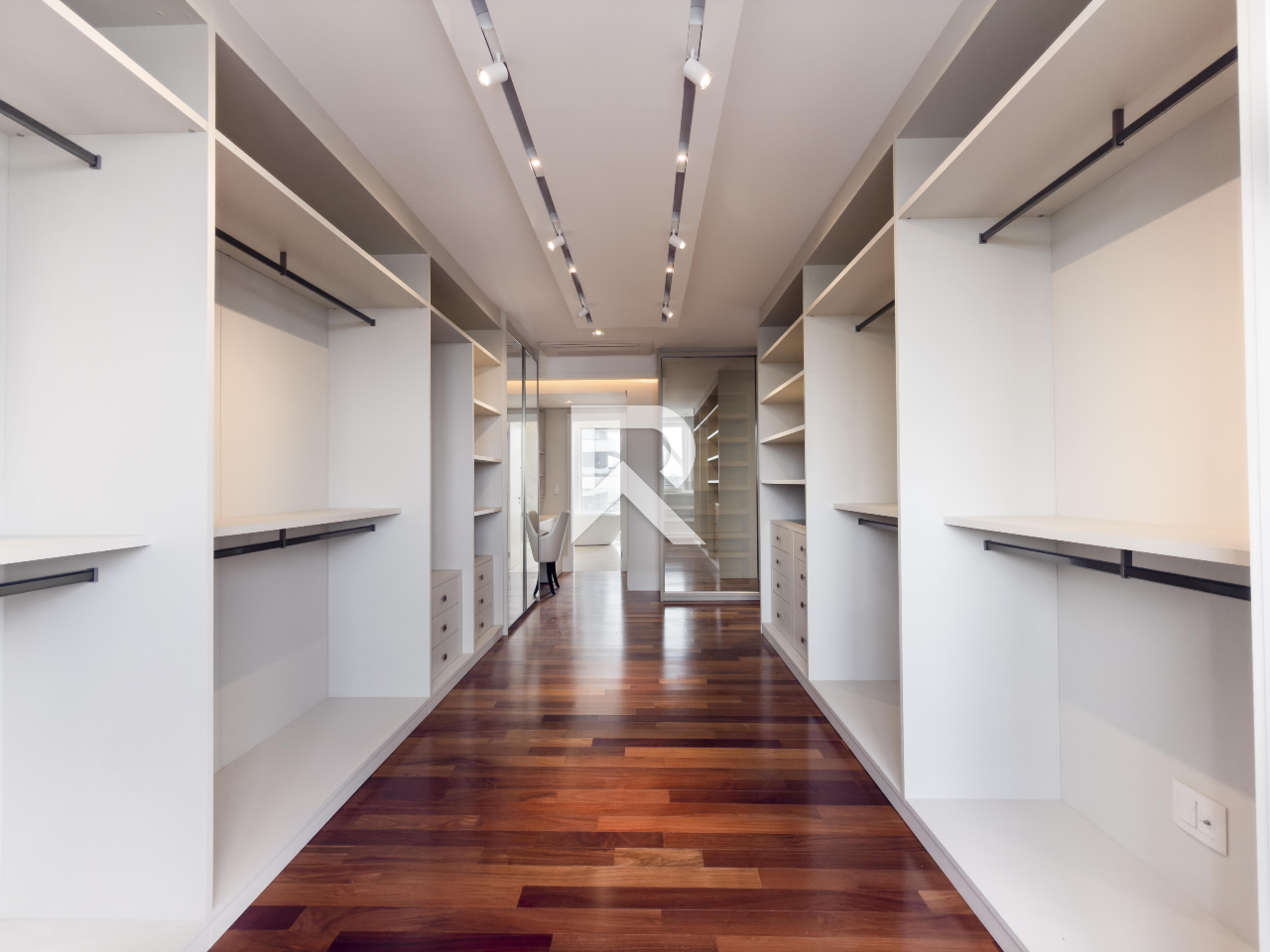 Apartamento Mobiliado, Face Norte com 3 suítes 338m2 em Cond. Clube para venda - Champagnat, Curitiba miniatura 26