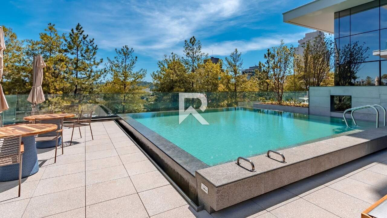 Apt Mobiliado em Cond. Clube, Andar Alto, Vista Livre, Face Norte com 4 suítes e 4 Vagas para venda - 246m2 - Champagnat, Curitiba miniatura 18
