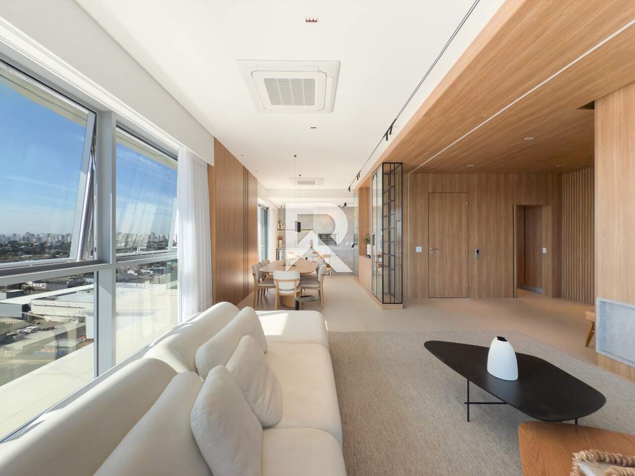 Apt Mobiliado em Cond. Clube, Andar Alto, Vista Livre, Face Norte com 4 suítes e 4 Vagas para venda - 246m2 - Champagnat, Curitiba miniatura 2