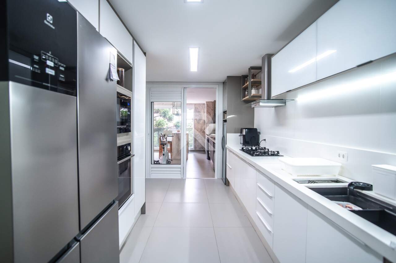 Apartamento Mobiliado em Cond. Clube com 4 suítes e 255m² p/ Venda - Ecoville - Curitiba miniatura 14