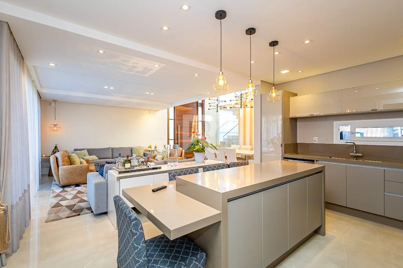 Casa com Face Leste e Piscina com Spa, 3 quartos 5 Vagas à venda, 400 m² - Santa Felicidade - Curitiba/PR miniatura 8