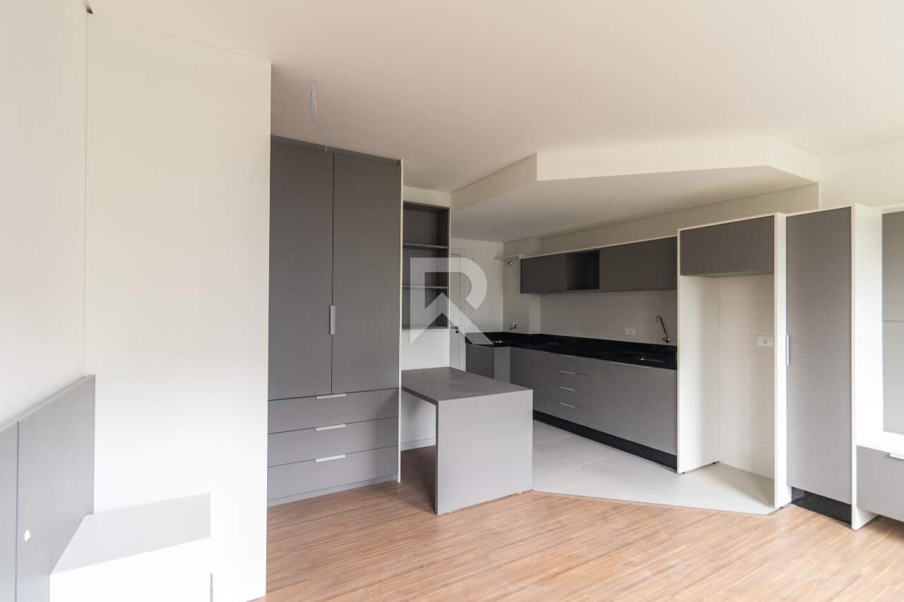 Studio de Luxo Mobiliado e Decorado com 28m² e 1 vaga, em Condomínio Clube no Ecoville, em Curitiba. miniatura 7