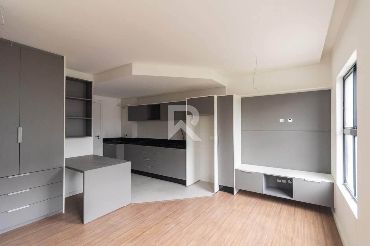 Studio de Luxo Mobiliado e Decorado com 28m² e 1 vaga, em Condomínio Clube no Ecoville, em Curitiba. miniatura 2