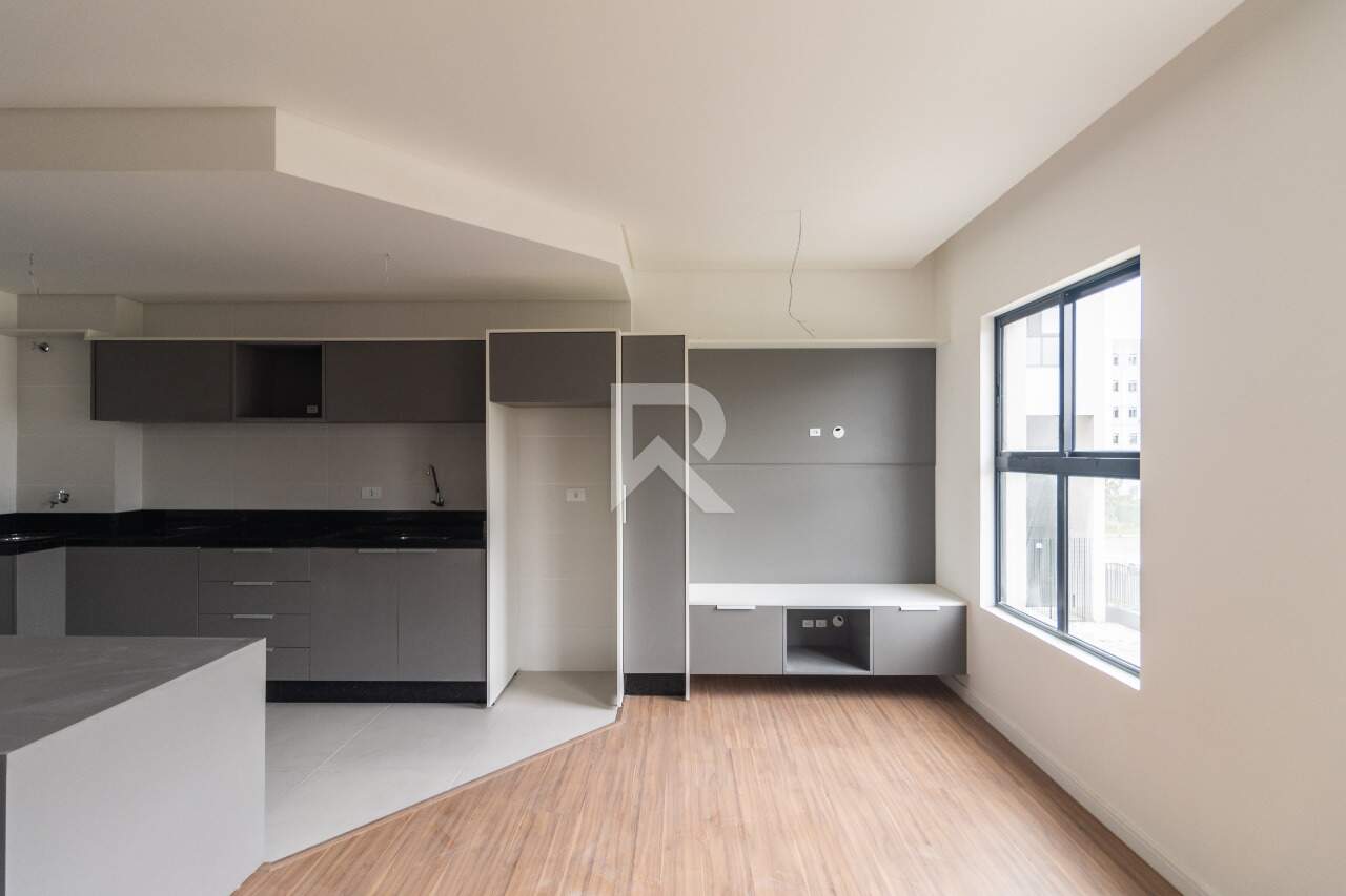 Studio de Luxo Mobiliado e Decorado com 28m² e 1 vaga, em Condomínio Clube no Ecoville, em Curitiba.