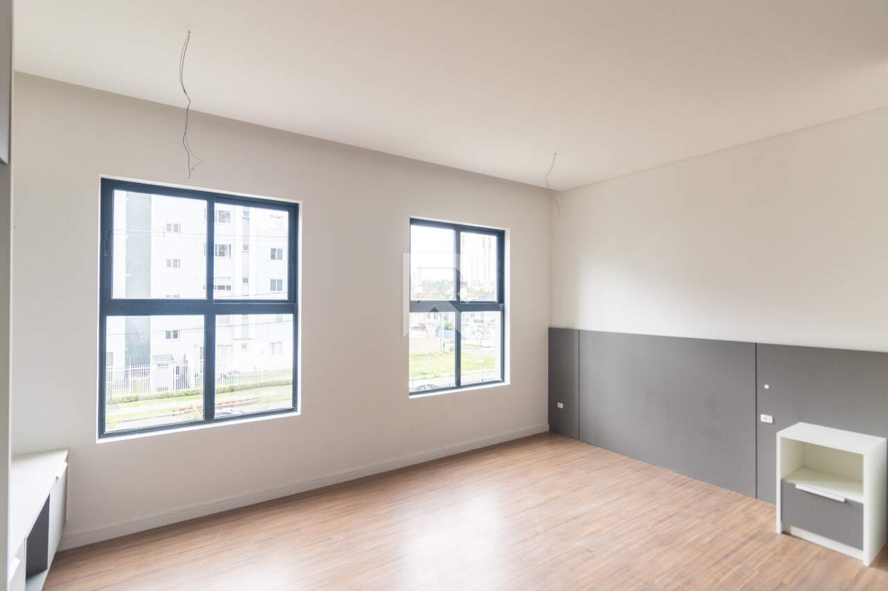 Studio de Luxo Mobiliado e Decorado com 28m² e 1 vaga, em Condomínio Clube no Ecoville, em Curitiba. miniatura 5
