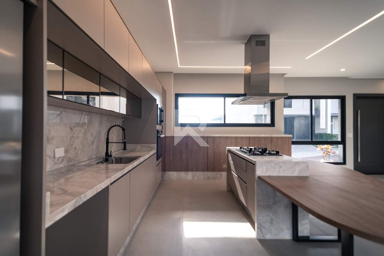 Casa de Condomínio com Vista Livre Definitiva, 3 suítes 3 vagas à venda, 255 m² - Santo Inácio - Curitiba/PR miniatura 7