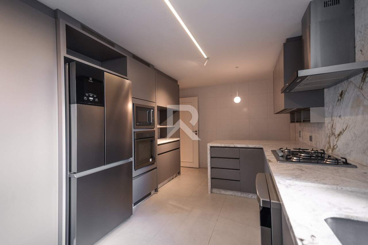 Apartamento de Alto Padrão com 4 Suítes, 4 Vagas, 370m2 para Aluguel– Água Verde – Curitiba/PR miniatura 13