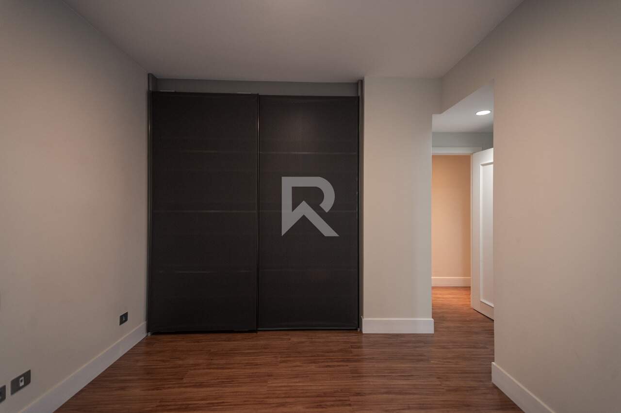 Apartamento de Alto Padrão com 4 Suítes, 4 Vagas, 370m2 para Aluguel– Água Verde – Curitiba/PR miniatura 21