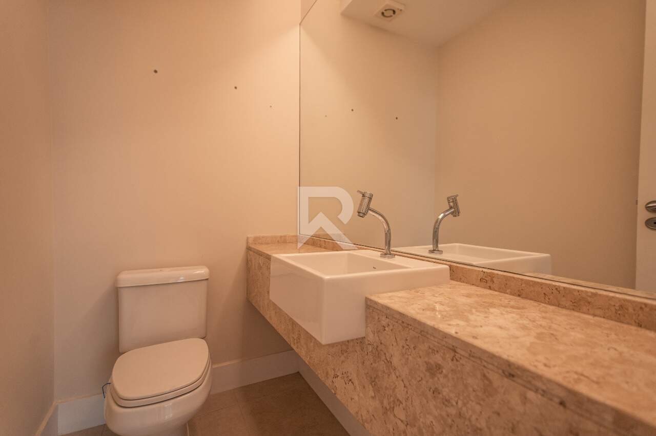 Apartamento de Alto Padrão com 4 Suítes, 4 Vagas, 370m2 para Aluguel– Água Verde – Curitiba/PR miniatura 12
