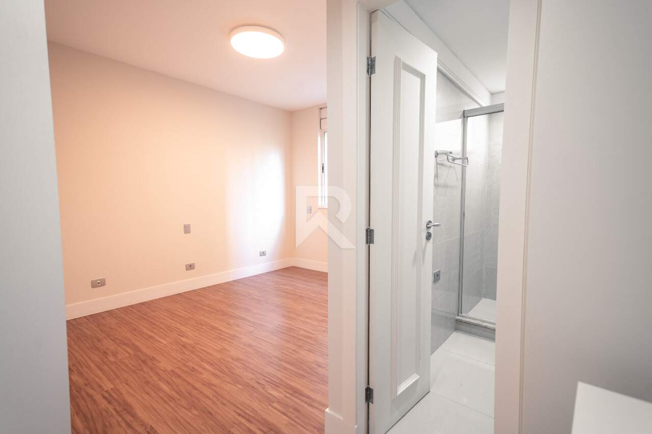 Apartamento de Alto Padrão com 4 Suítes, 4 Vagas, 370m2 para Aluguel– Água Verde – Curitiba/PR miniatura 27