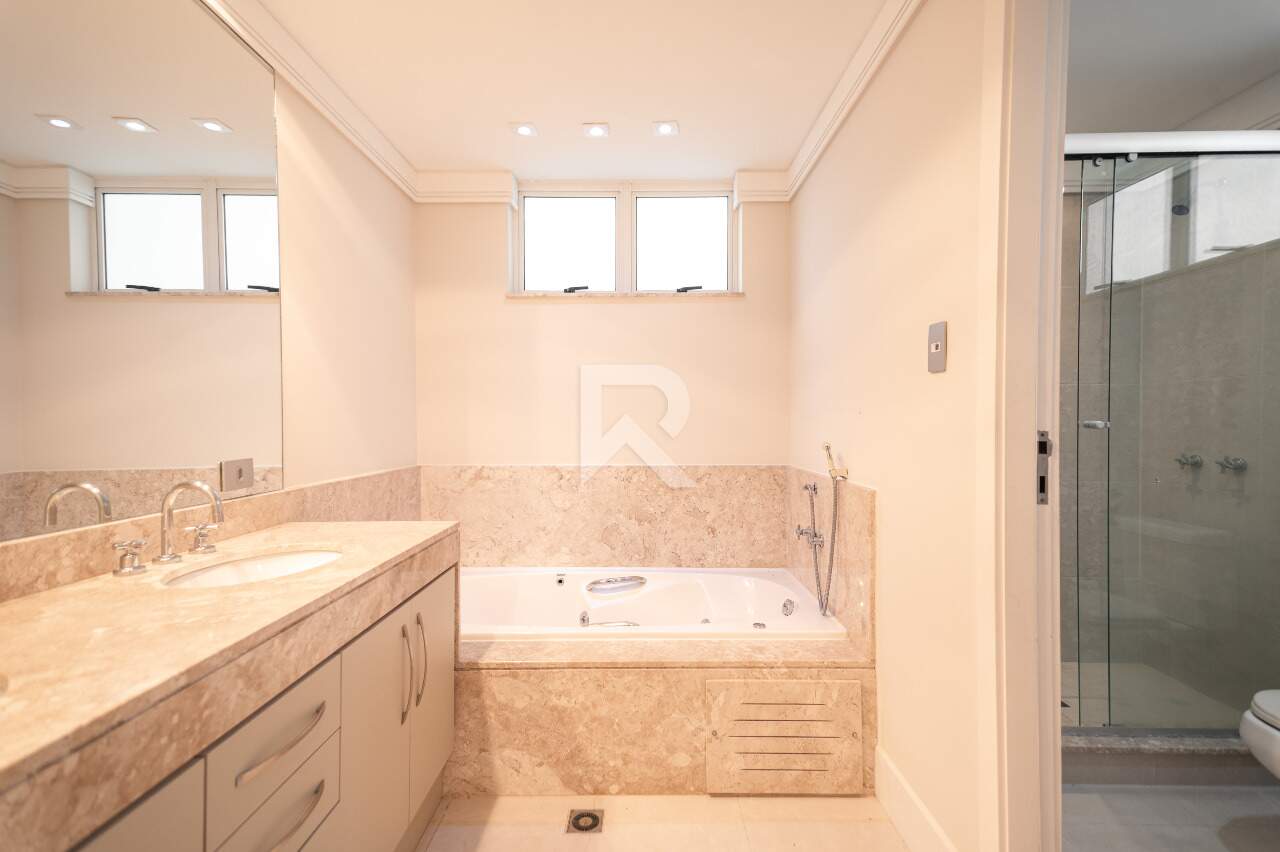 Apartamento de Alto Padrão com 4 Suítes, 4 Vagas, 370m2 para Aluguel– Água Verde – Curitiba/PR miniatura 33
