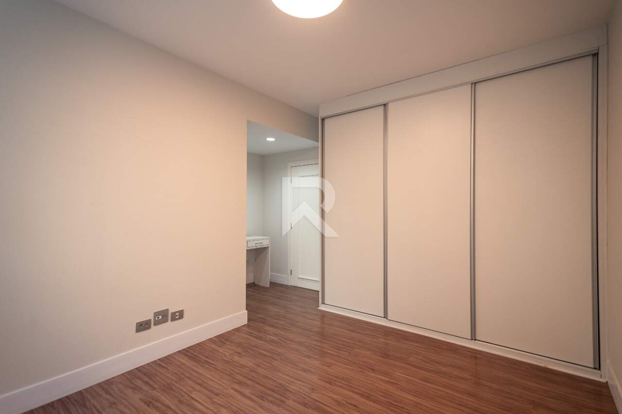 Apartamento de Alto Padrão com 4 Suítes, 4 Vagas, 370m2 para Aluguel– Água Verde – Curitiba/PR miniatura 28