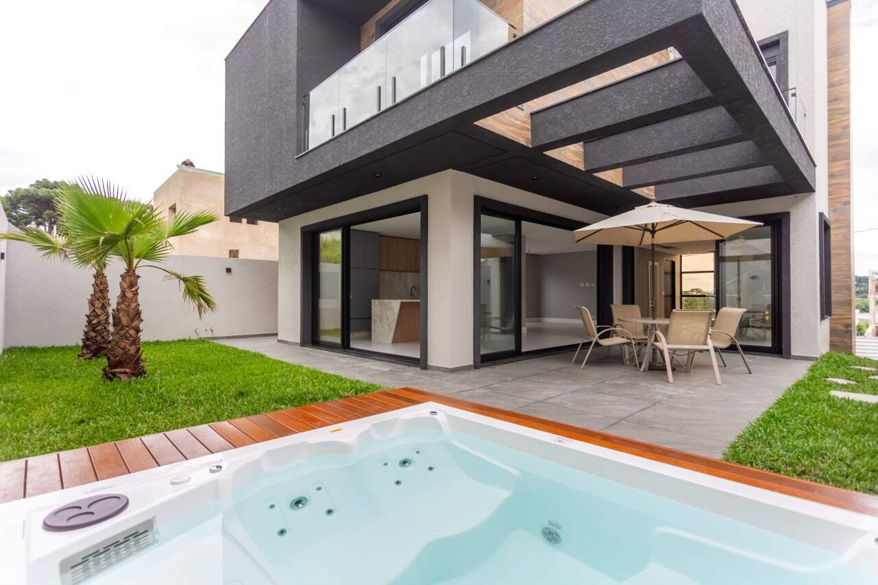 Casa de Condomínio com Vista Livre, 3 Suítes 4 Vagas à venda, 292 m² - Tingui - Curitiba/PR