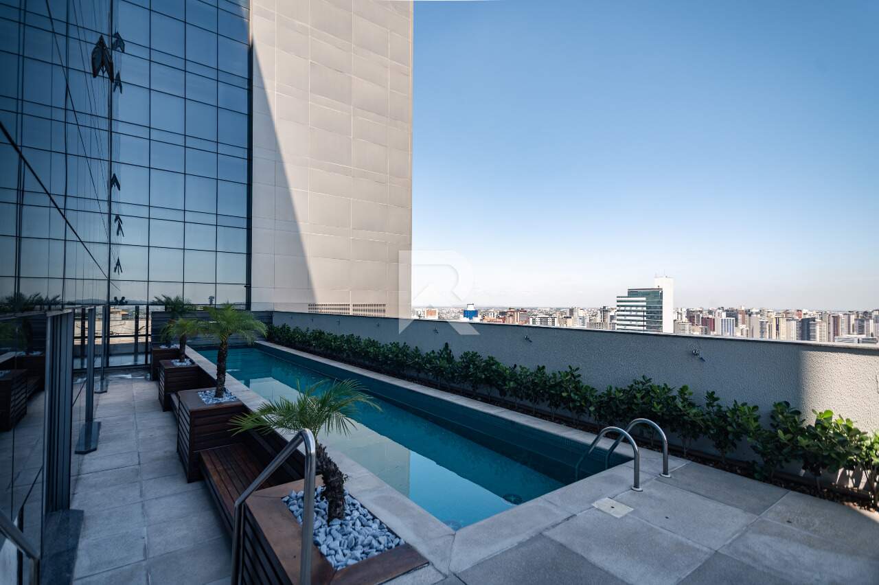 Studio Mobiliado com Vista Livre em Condomínio Clube para locação, 47m2 – Centro – Curitiba/PR miniatura 12
