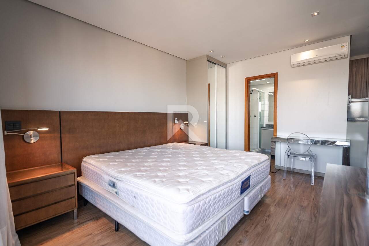 Studio Mobiliado com Vista Livre em Condomínio Clube para locação, 47m2 – Centro – Curitiba/PR miniatura 6