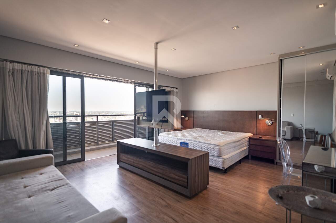 Studio Mobiliado com Vista Livre em Condomínio Clube para locação, 47m2 – Centro – Curitiba/PR