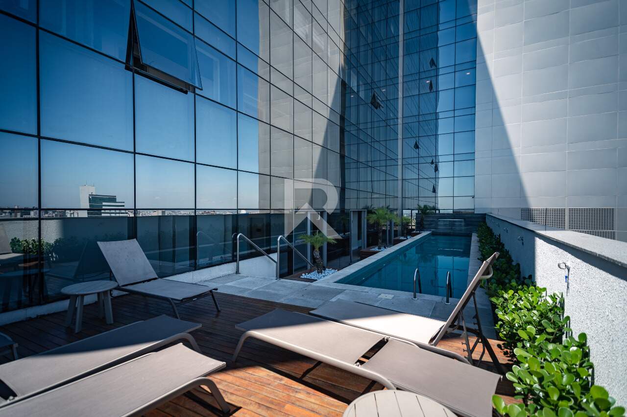 Studio Mobiliado com Vista Livre em Condomínio Clube para locação, 47m2 – Centro – Curitiba/PR miniatura 13