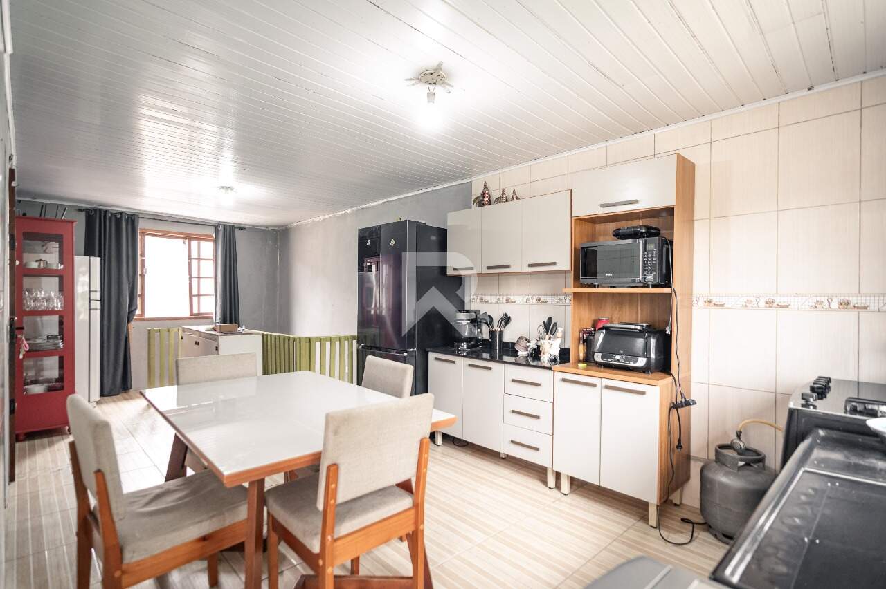 Casa Térrea com Vista Livre, 4 quartos 2 vagas à venda, 150 m² - Vila Gilcy - Campo Largo/PR