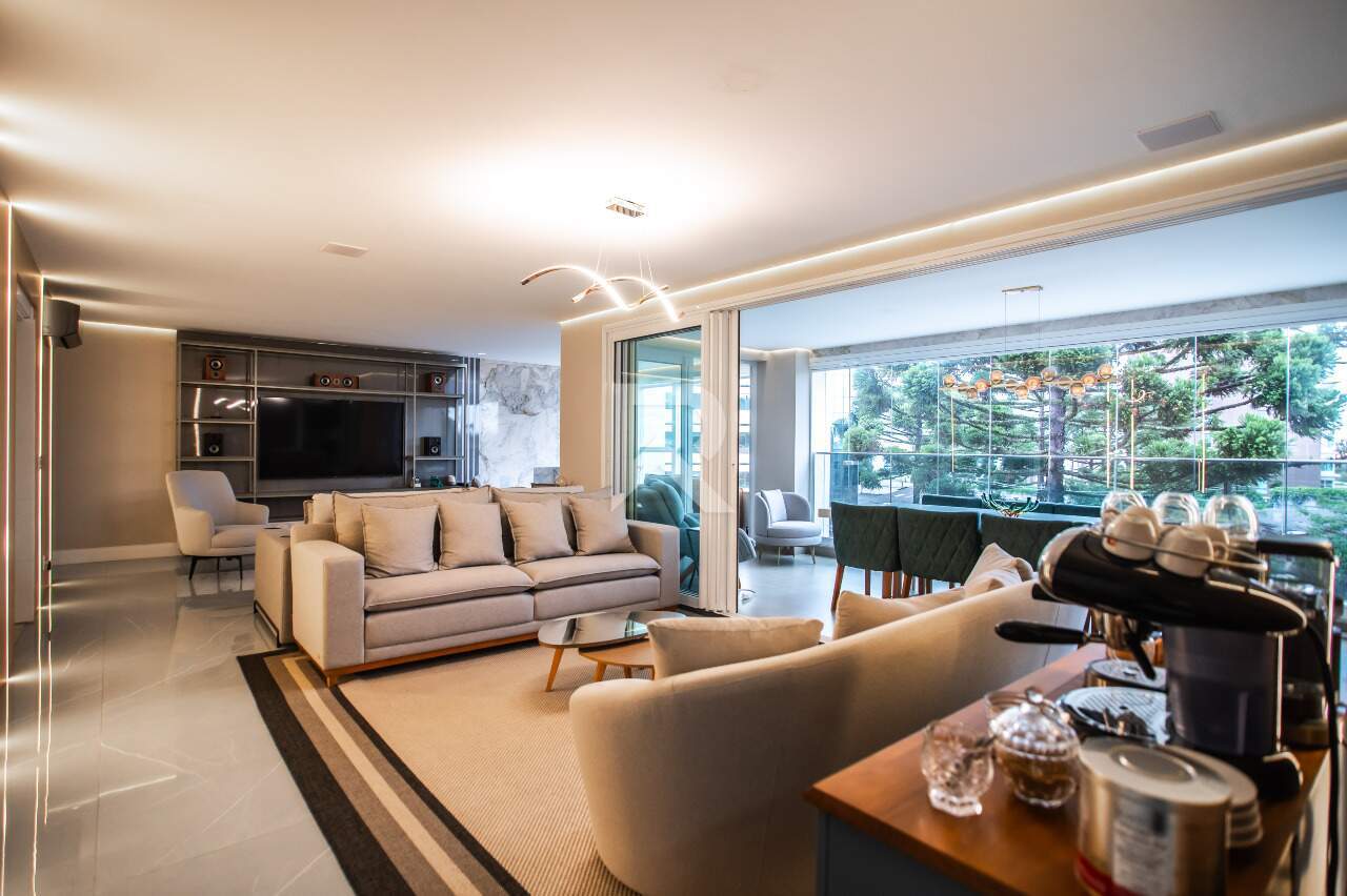 Apartamento Mobiliado em Cond. Clube com 4 suítes e 255m² p/ Locação - Ecoville - Curitiba