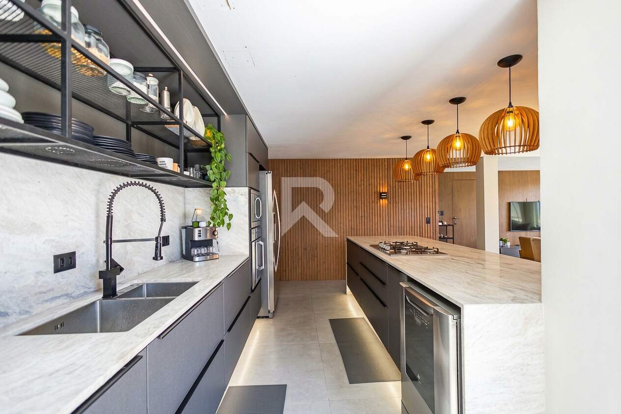Casa em Condomínio Mobiliada com Piscina Privativa, 3 Quartos 2 Vagas para Locação, 280 m² – Santa Felicidade – Curitiba/PR miniatura 13