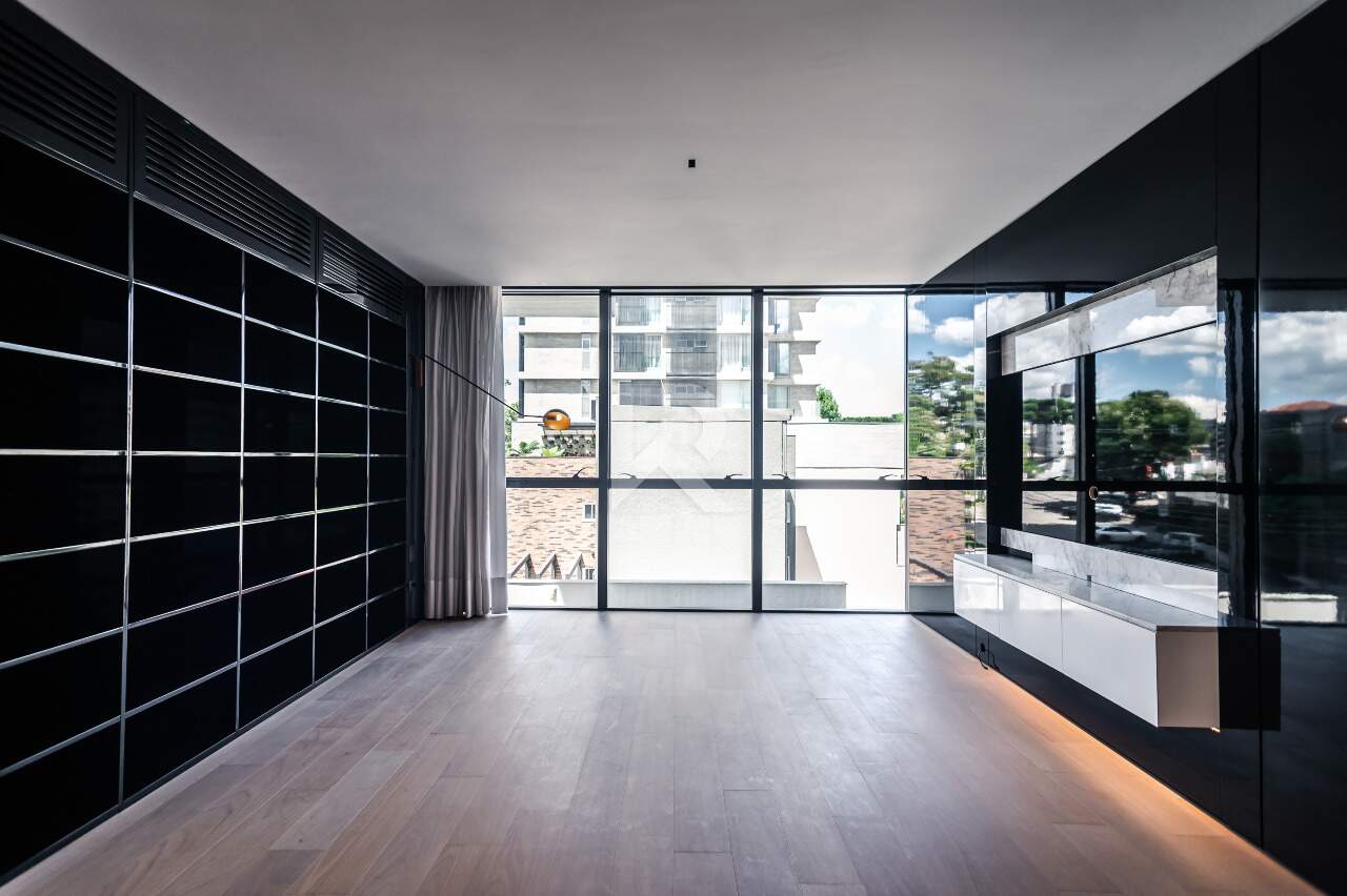 Apartamento em Cond. de Luxo com 3 Suítes, 3 Vagas e 224m² para Venda – Cabral – Curitiba/PR miniatura 11