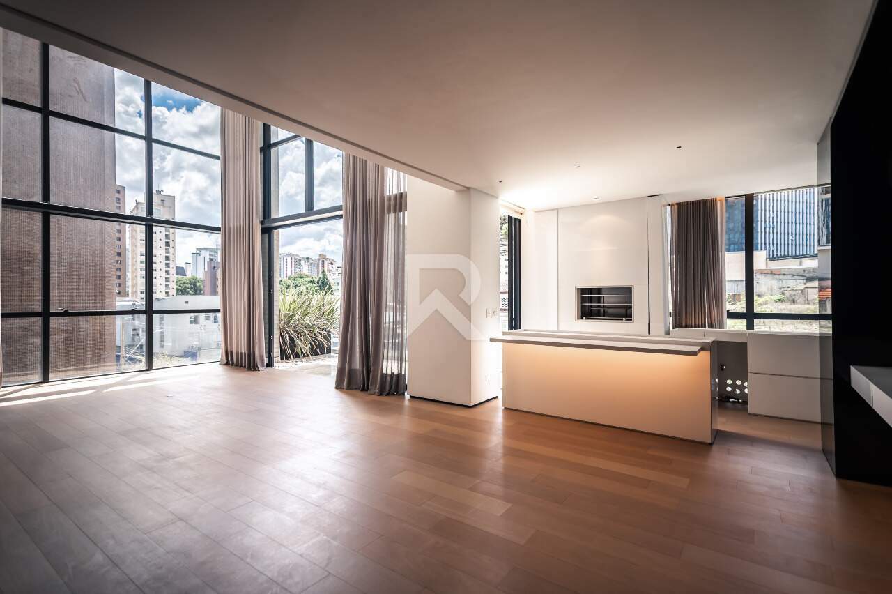 Apartamento em Cond. de Luxo com 3 Suítes, 3 Vagas e 224m² para Venda – Cabral – Curitiba/PR