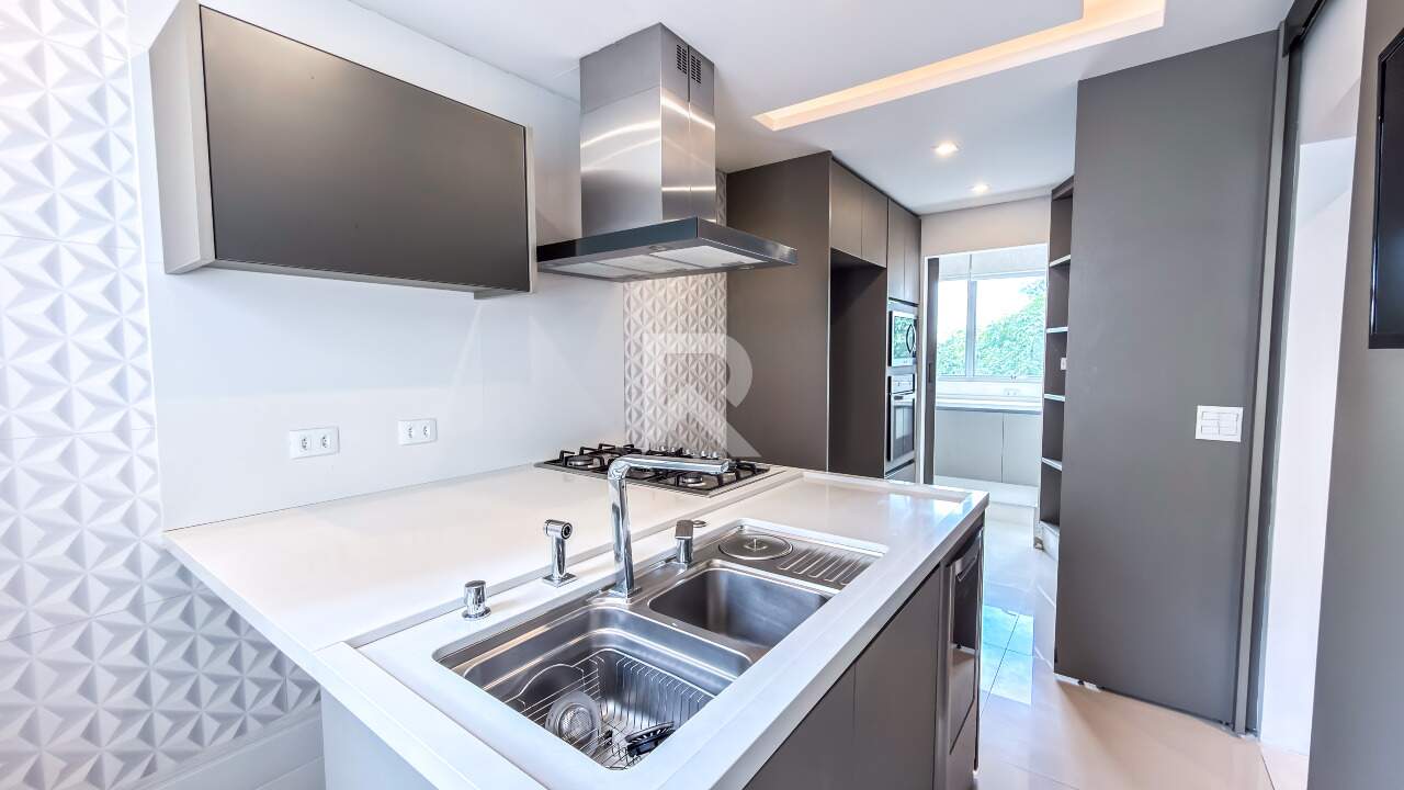 Apartamento Semi Mobiliado com Vista Livre, 2 Suítes 2 Vagas para Locação, 256 m² – Batel – Curitiba/PR miniatura 9