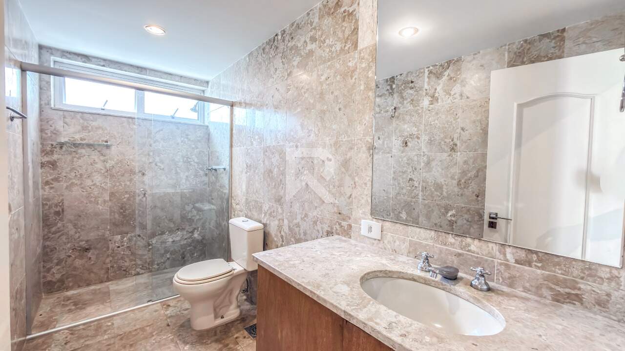 Apartamento Semi Mobiliado com Vista Livre, 2 Suítes 2 Vagas para Locação, 256 m² – Batel – Curitiba/PR miniatura 17