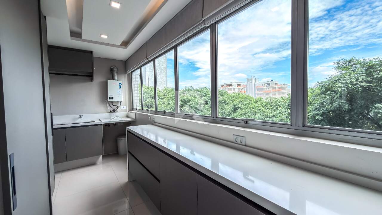 Apartamento Semi Mobiliado com Vista Livre, 2 Suítes 2 Vagas para Locação, 256 m² – Batel – Curitiba/PR miniatura 13