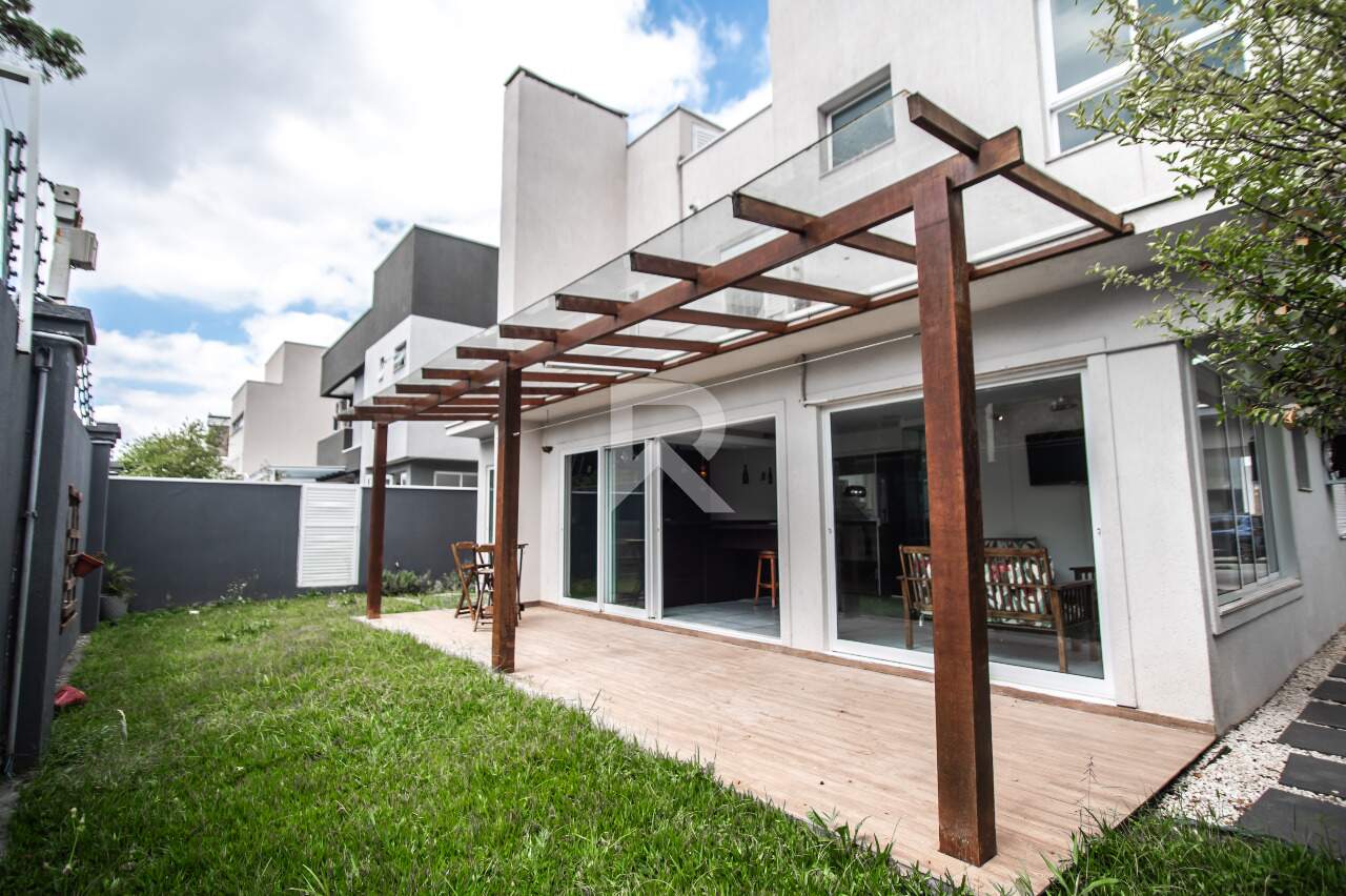 Casa Mobiliada em Condomínio Clube com 4 Quartos e Quintal, 229m2 para Locação – São Braz – Curitiba/PR miniatura 2