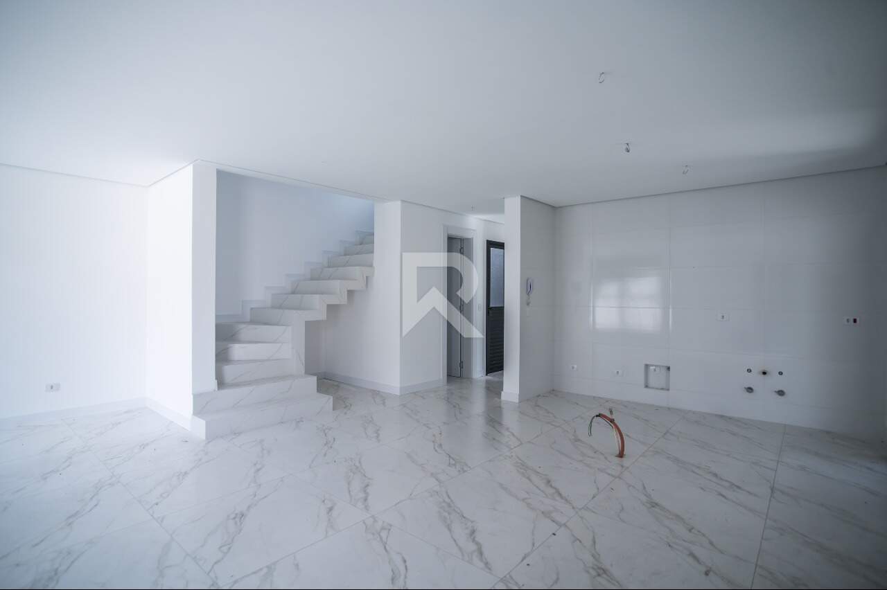Sobrado com Quintal, 3 quartos 2 vagas à venda, 198 m² - Mercês - Curitiba/PR miniatura 3