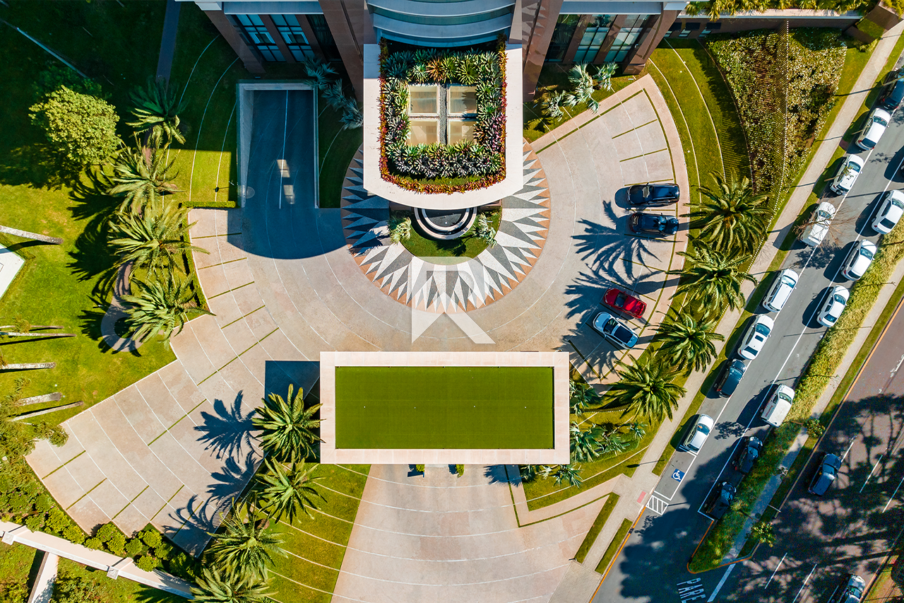 Mansão Suspensa com Heliponto e Piscina Particular com 874m² no Palazzo Lumini, em Curitiba miniatura 3
