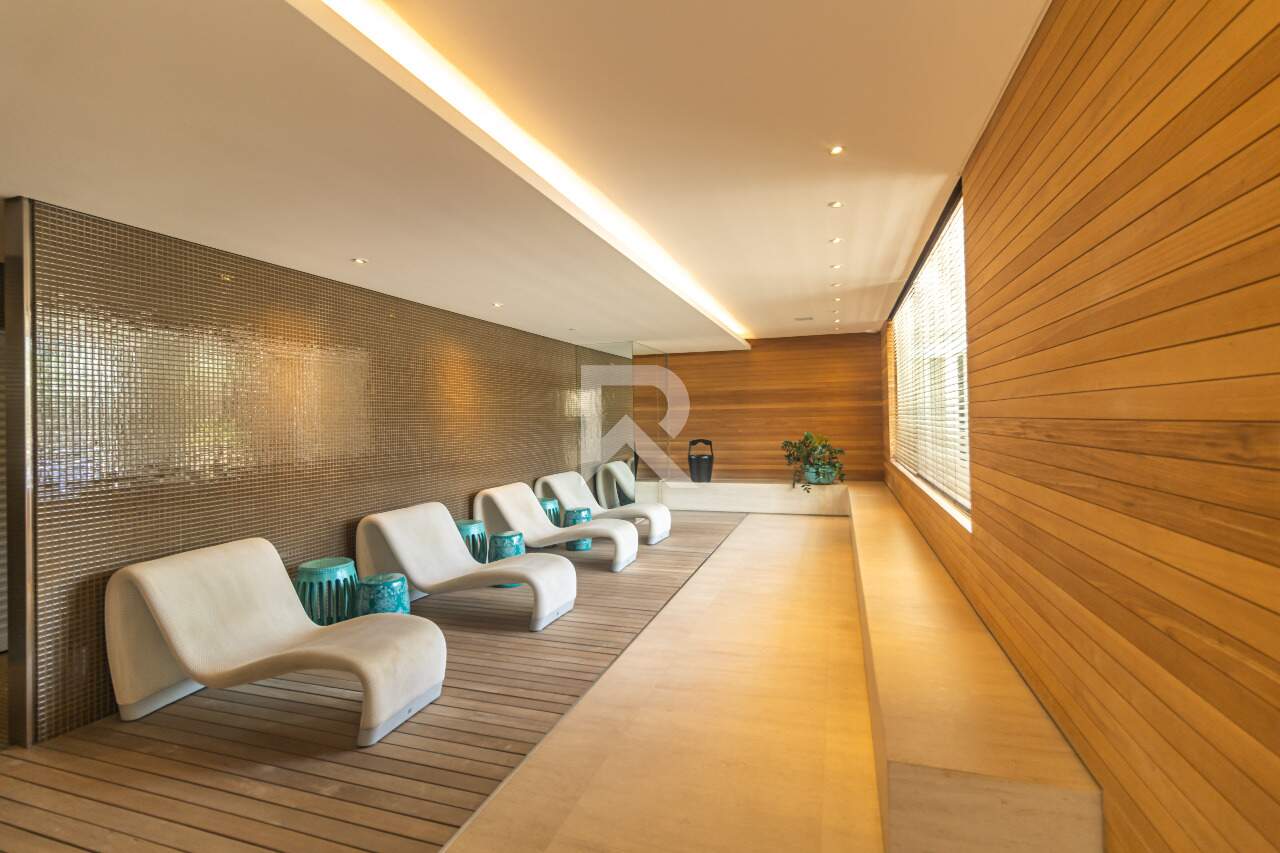 Mansão Suspensa com Heliponto e Piscina Particular com 874m² no Palazzo Lumini, em Curitiba miniatura 36