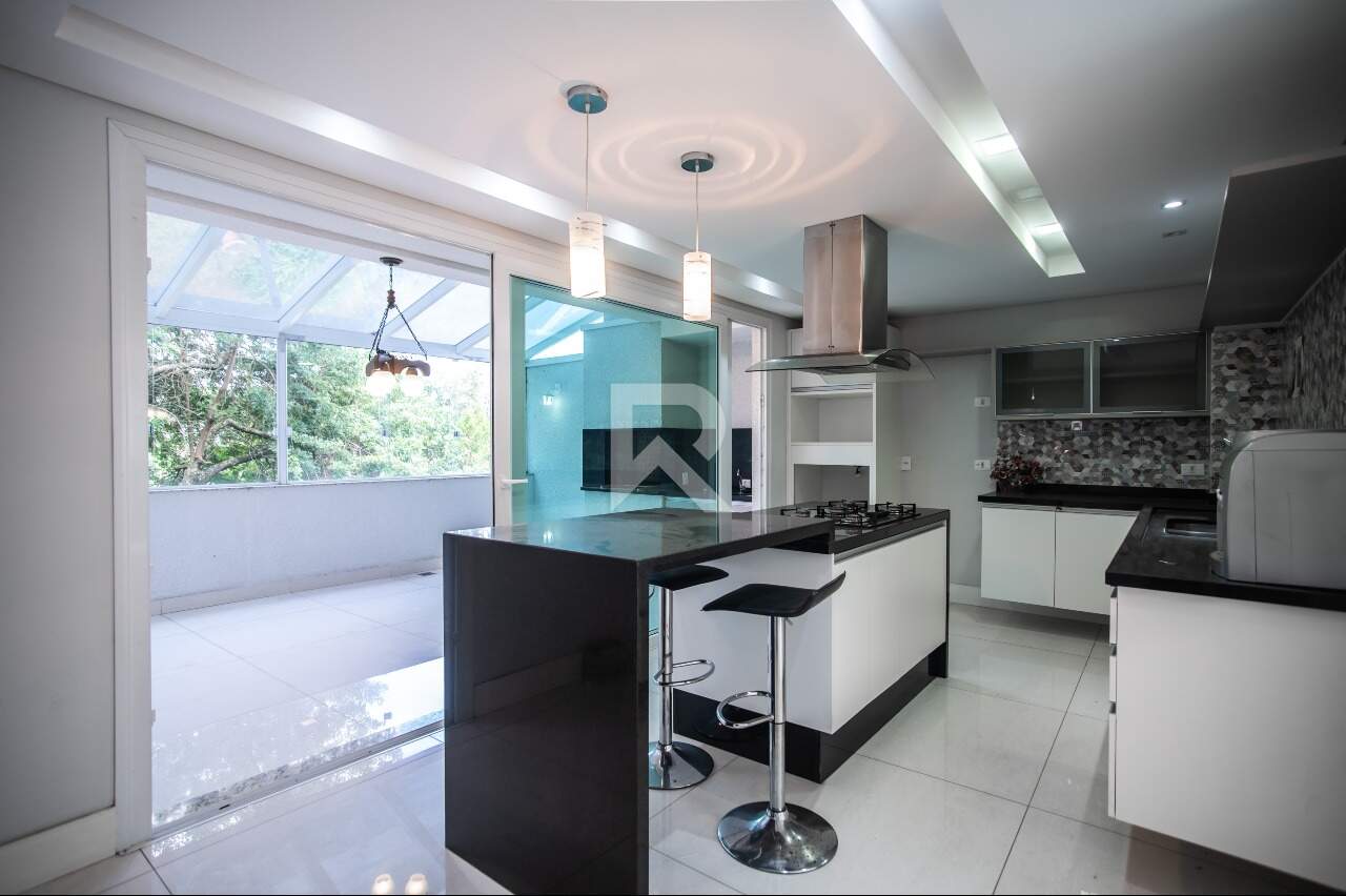 Triplex em Condomínio com Garden Privativo, 3 suítes e 4 vagas – Santo Inácio - Curitiba/PR miniatura 6